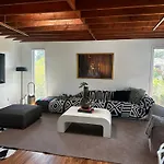 Spacious Resort Getaway @ Echo Park Ranch - Luxury Indoor/ Outdoor Home Steps From Sunset Blvd, Echo Park Lake, Dodgers Stadium