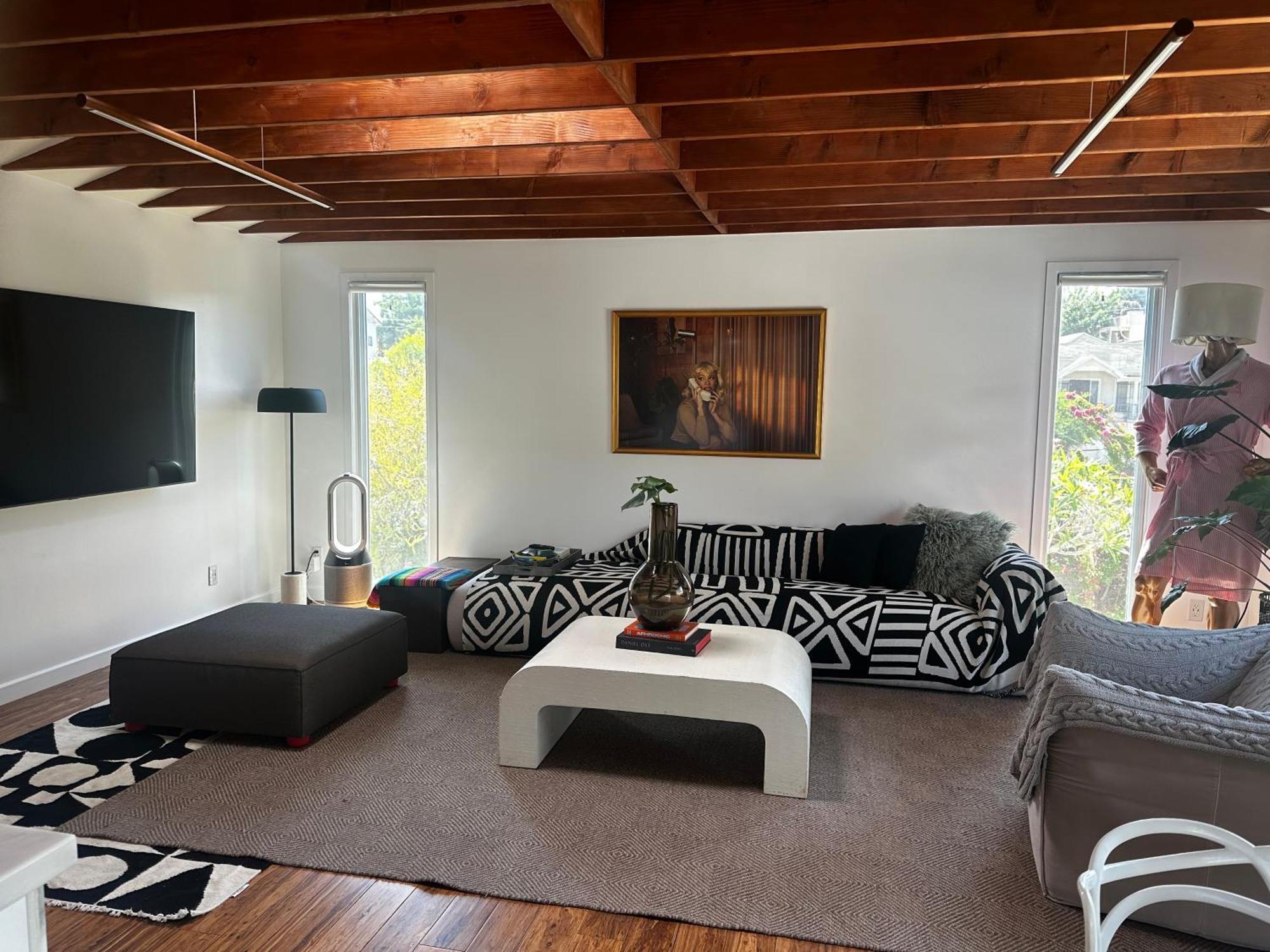Spacious Getaway @ Echo Park Ranch - Luxury Indoor/ Outdoor Steps From Sunset Blvd, Echo Park Lake, Dodgers Stadium Holiday home *